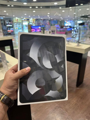 Ipad Air 5 (64gb) with spigen tempered glass and spigen ultra hybrid clear case