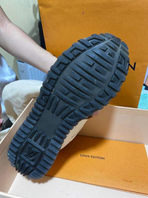 authentic Louis Vuitton shoes