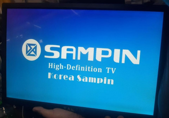 SAMPIN 22 INCH WIDE LED MONITOR