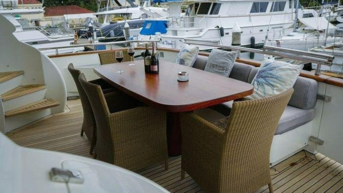 2001 Luxurious Yatch