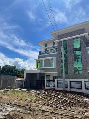 Brand New HOUSE AND LOT