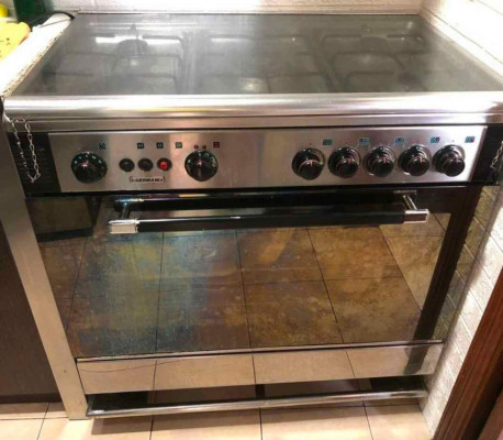La Germania Gas Range