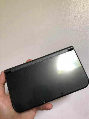 NEW Nintendo 3DS XL with Box