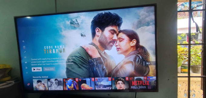 Devant 50" UHD Smart TV