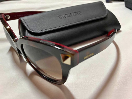 Valentino Cat Eye Sunglasses - V658S