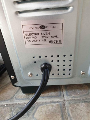 Baking/Cooking Oven (Living Direct) New