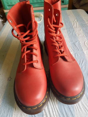 DMs 1460 and pascal virginia red size us6