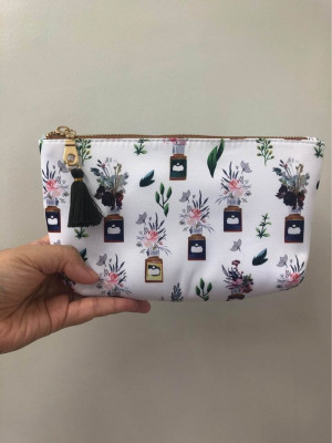 Diffuser bag and essential oil travel organizer