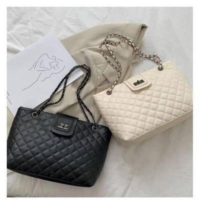 ELEGANT SHOULDER BAG