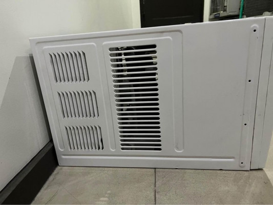 midea 1HP window type aircon