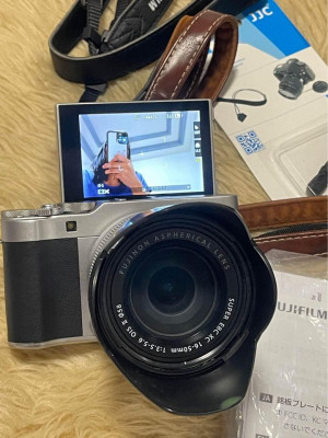 For Sale: Fujifilm XA-3 Mirrorless Vlogging Camera (Silver Argent)