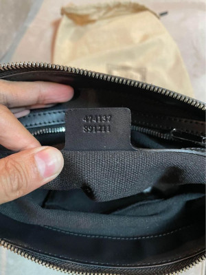 Gucci GG Supreme Black Sling Bag Men