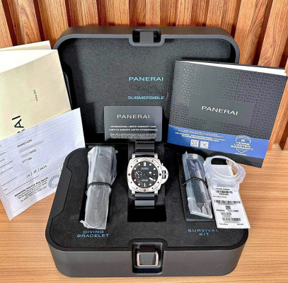 2022 Brand new Panerai Submersible Pam01229