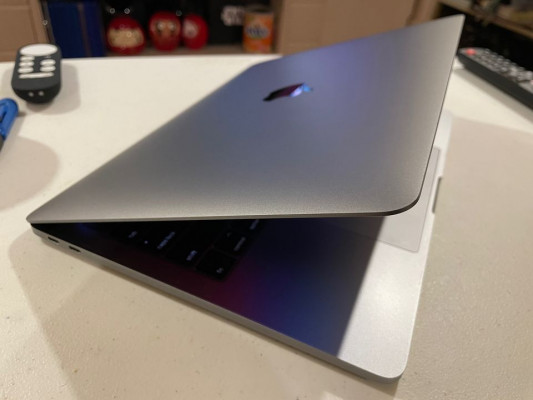 Apple MacBook Pro 2016 - New Batt, 256 GB