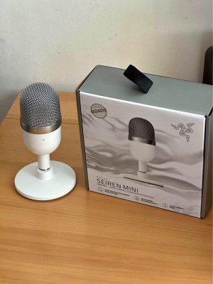 Razer Seiren Mini Ultra-Compact Condenser Microphone