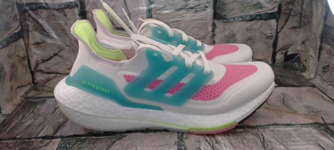 4 Sale: Wmns Adidas Ultraboost 21