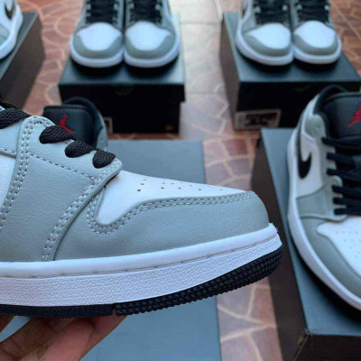 Jordan 1 Low 'Light Smoke Grey'