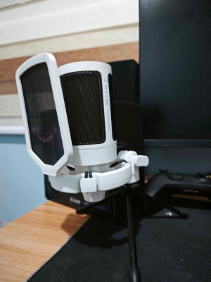 Fifine A6V Gaming Microphone