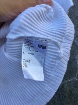 Uniqlo White Cropped Shirt