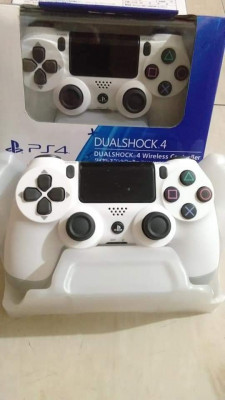 PS4 WIRELESS CONTROLER