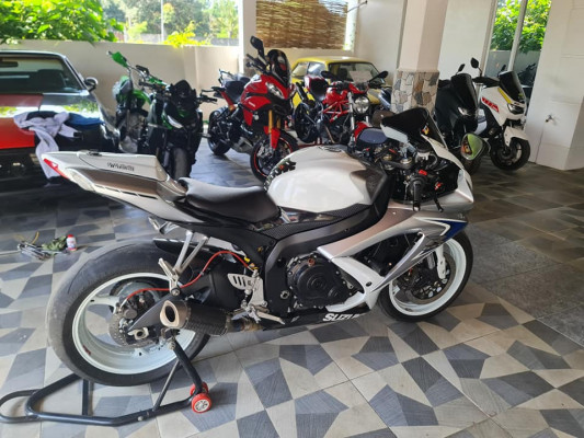 2009 gsxr 600