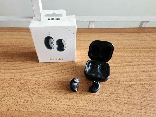 Samsung Buds live