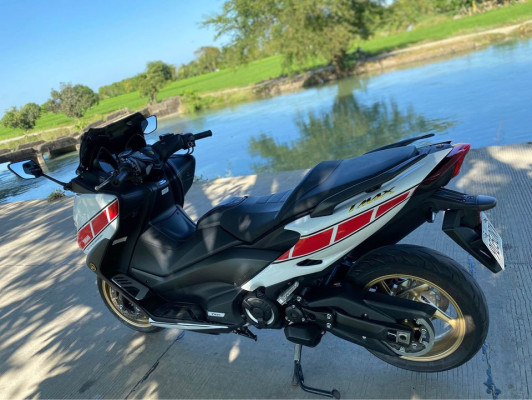 2022 Yamaha tmax560