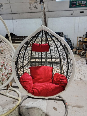 HANGING EGG CHAIR