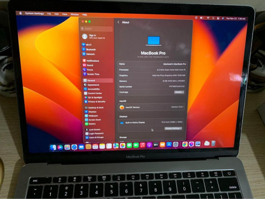 Macbook pro 2017 13 inch 128ssd complete