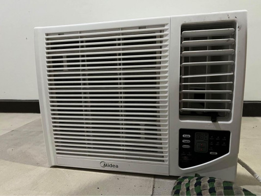 midea 1HP window type aircon