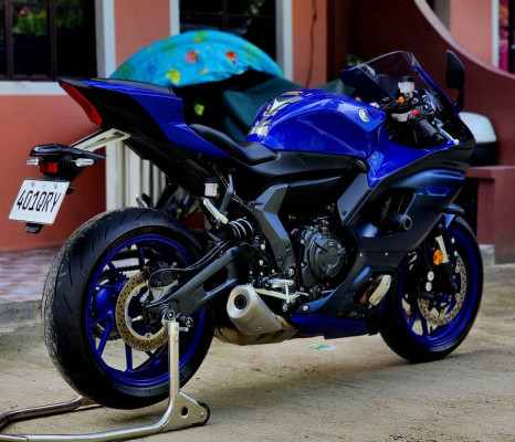 2022 Yamaha r7