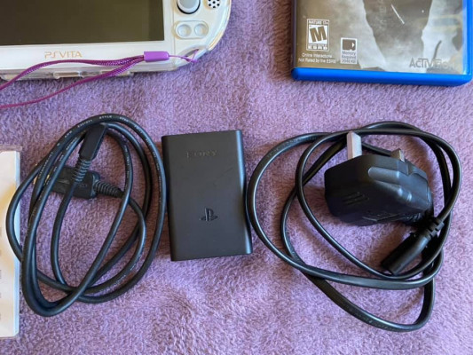 PS Vita Slim 2000  BUNDLE ALL IN