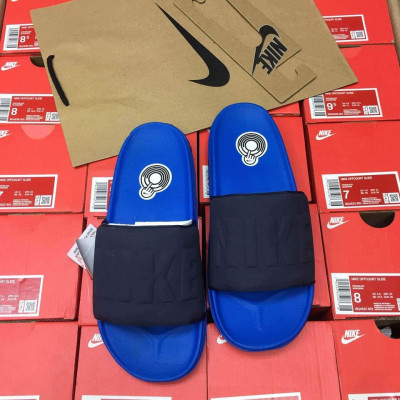 NIKE OFFCOURT SLIDE