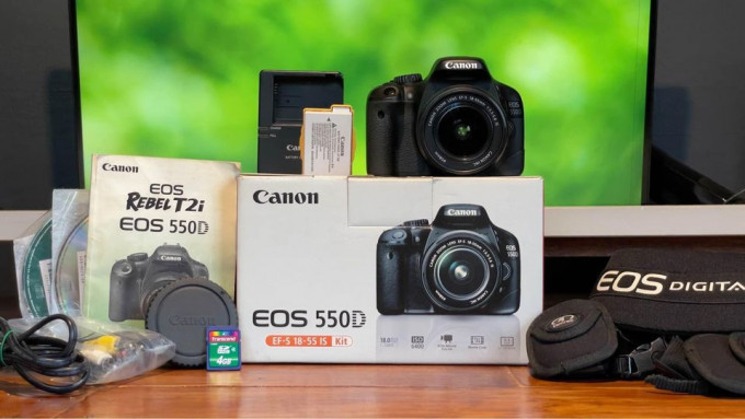 Canon EOS 550D DSLR Camera