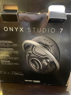 Harman Kardon Onyx Studio 7