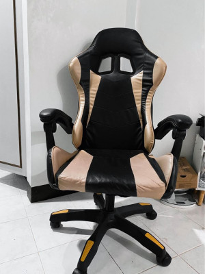 gaming chair (negotiable)