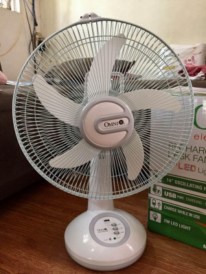 PRELOVED OMNI RECHARGEABLE FAN WITH LIGHT