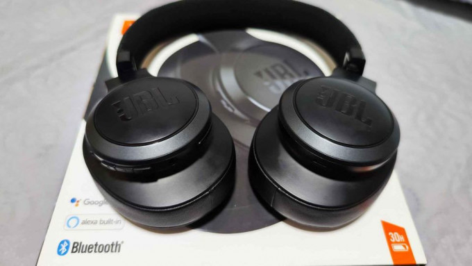 JBL Live 500 Bluetooth Headphones