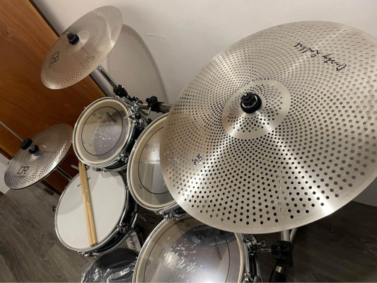 Compact Drums Set