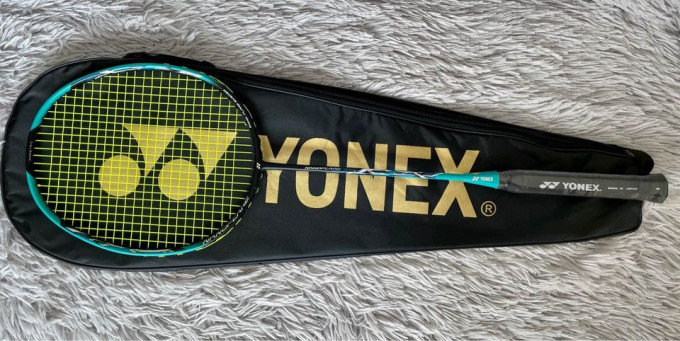 Yonex NanoFlare 700