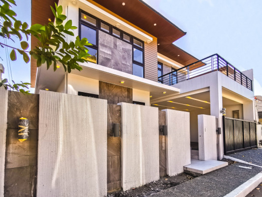 Charming Superior House and lot for Sale