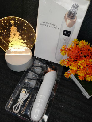 Multifunctional cleaning instrument