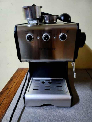 Frigidaire 7189 Espresso & Cappuccino Maker