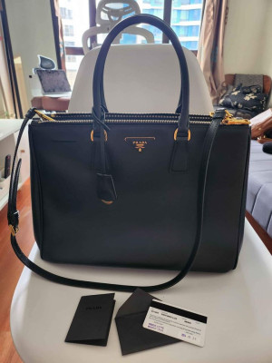 Black Large Prada Saffiano Lux