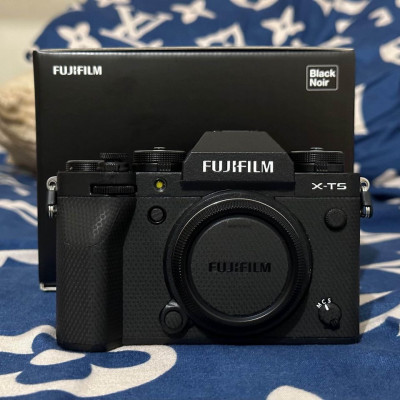 Fujifilm X-T5 - Body Only (Mirrorless Camera)