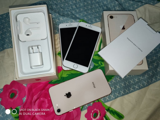 iPhone 8 256GB Factory Unlocked Complete with Box