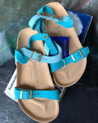 Birkenstock tali size 35 avail