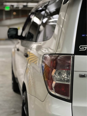 2009 Subaru forester a/t sunroof