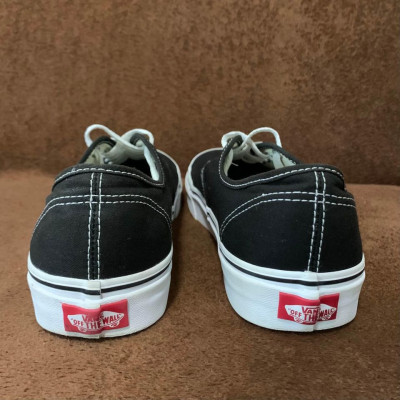 vans classic black
