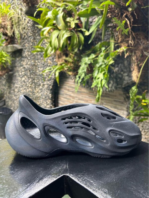 Adidas Yeezy Foam Runner RNNR Mineral Blue